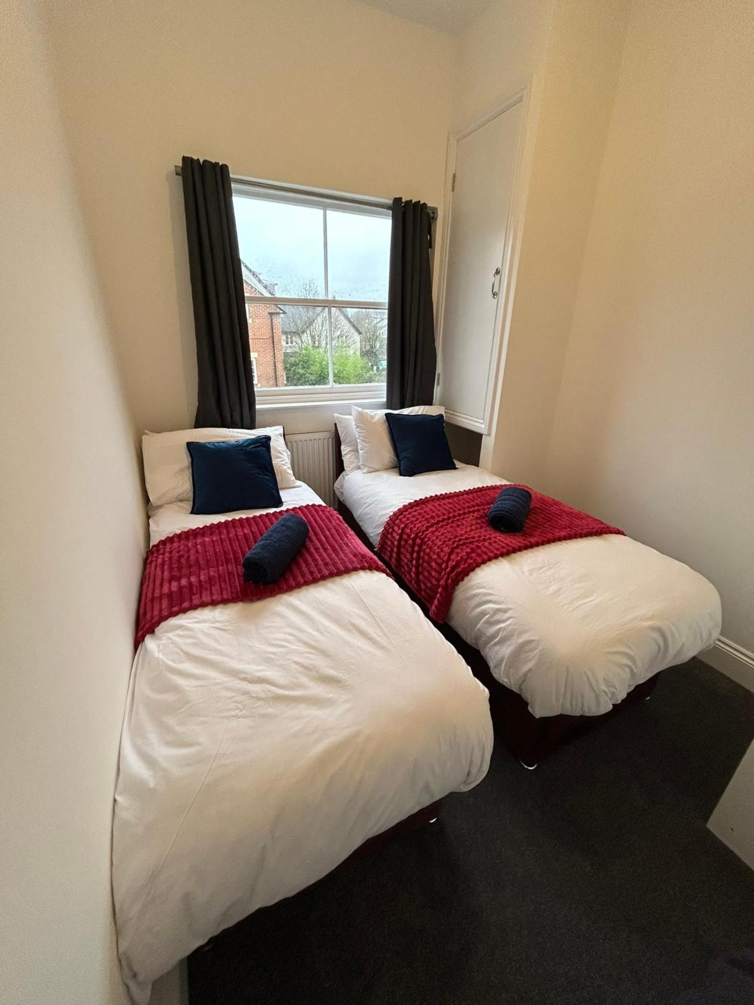 Brand New Modern Apartments Steps From Gloucester Quays Esterno foto