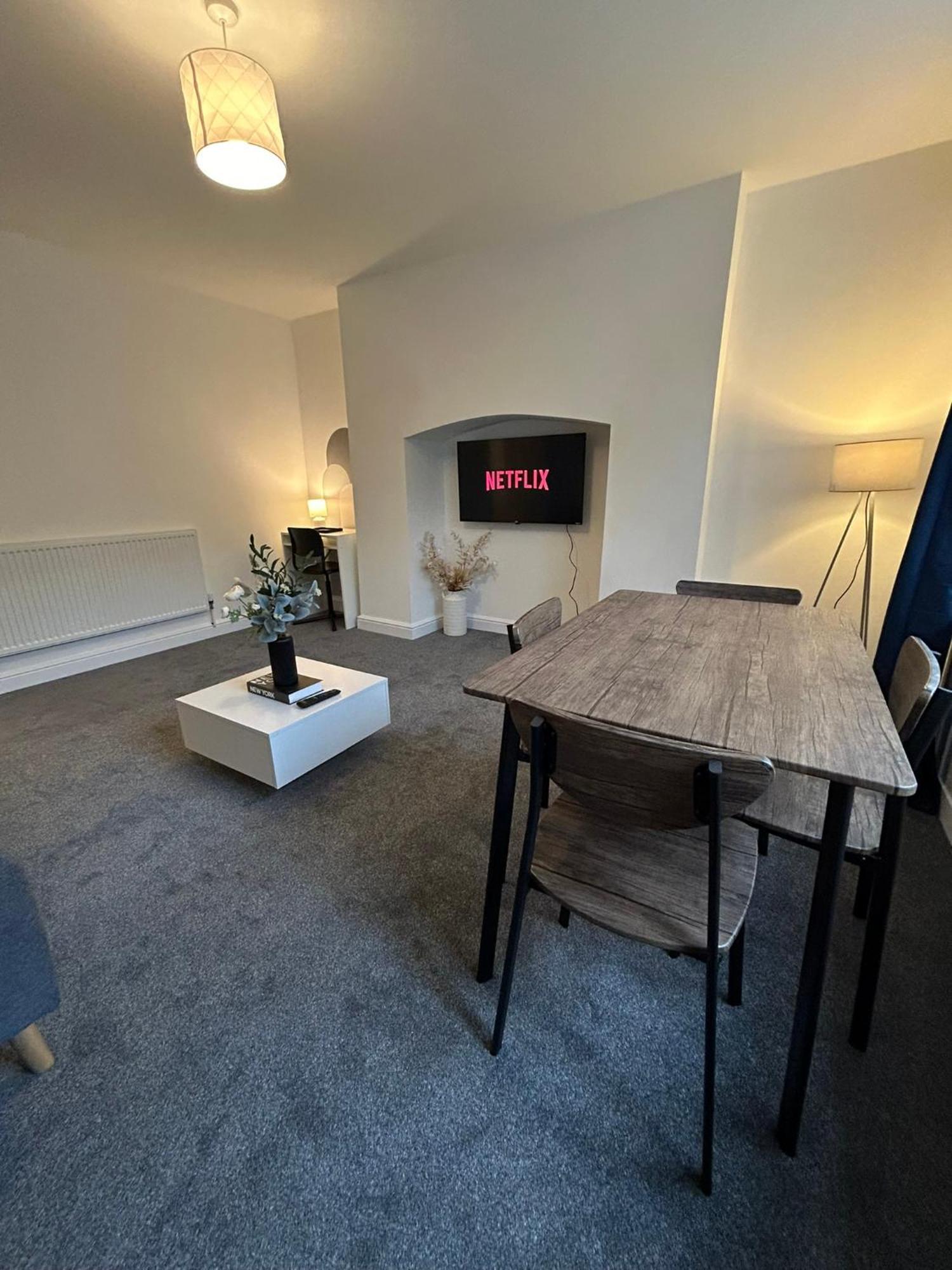 Brand New Modern Apartments Steps From Gloucester Quays Esterno foto