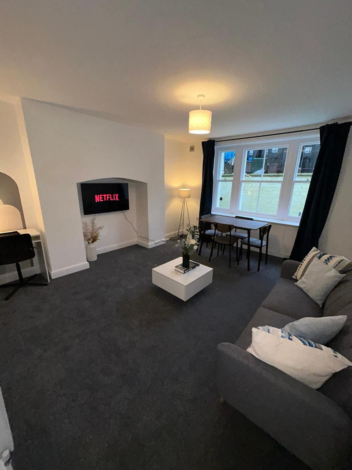 Brand New Modern Apartments Steps From Gloucester Quays Esterno foto