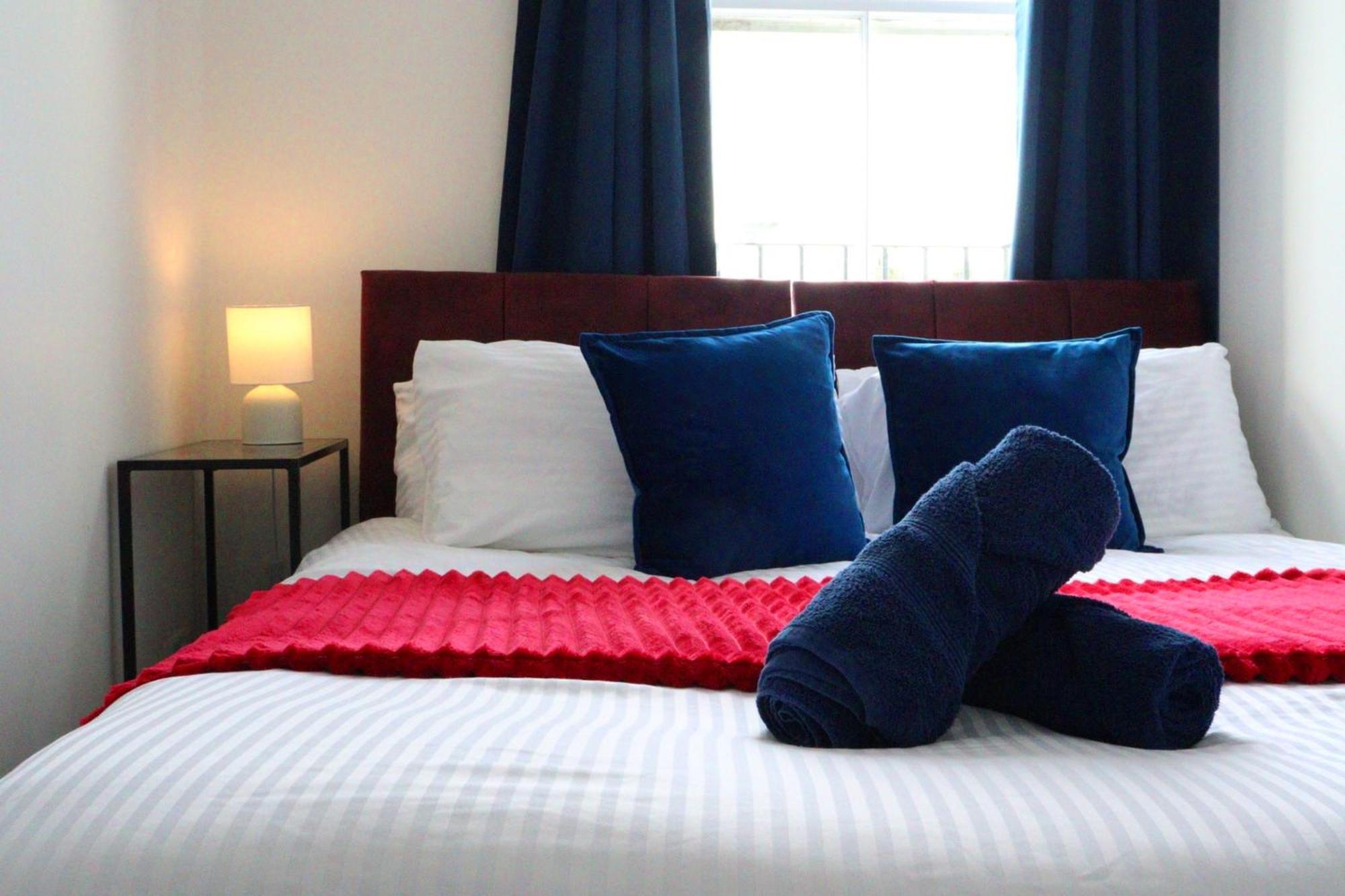 Brand New Modern Apartments Steps From Gloucester Quays Esterno foto