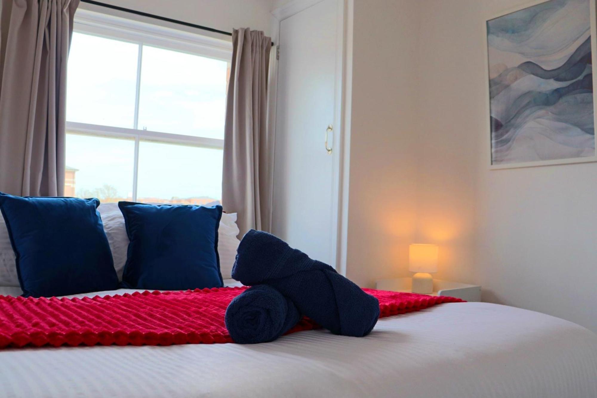 Brand New Modern Apartments Steps From Gloucester Quays Esterno foto