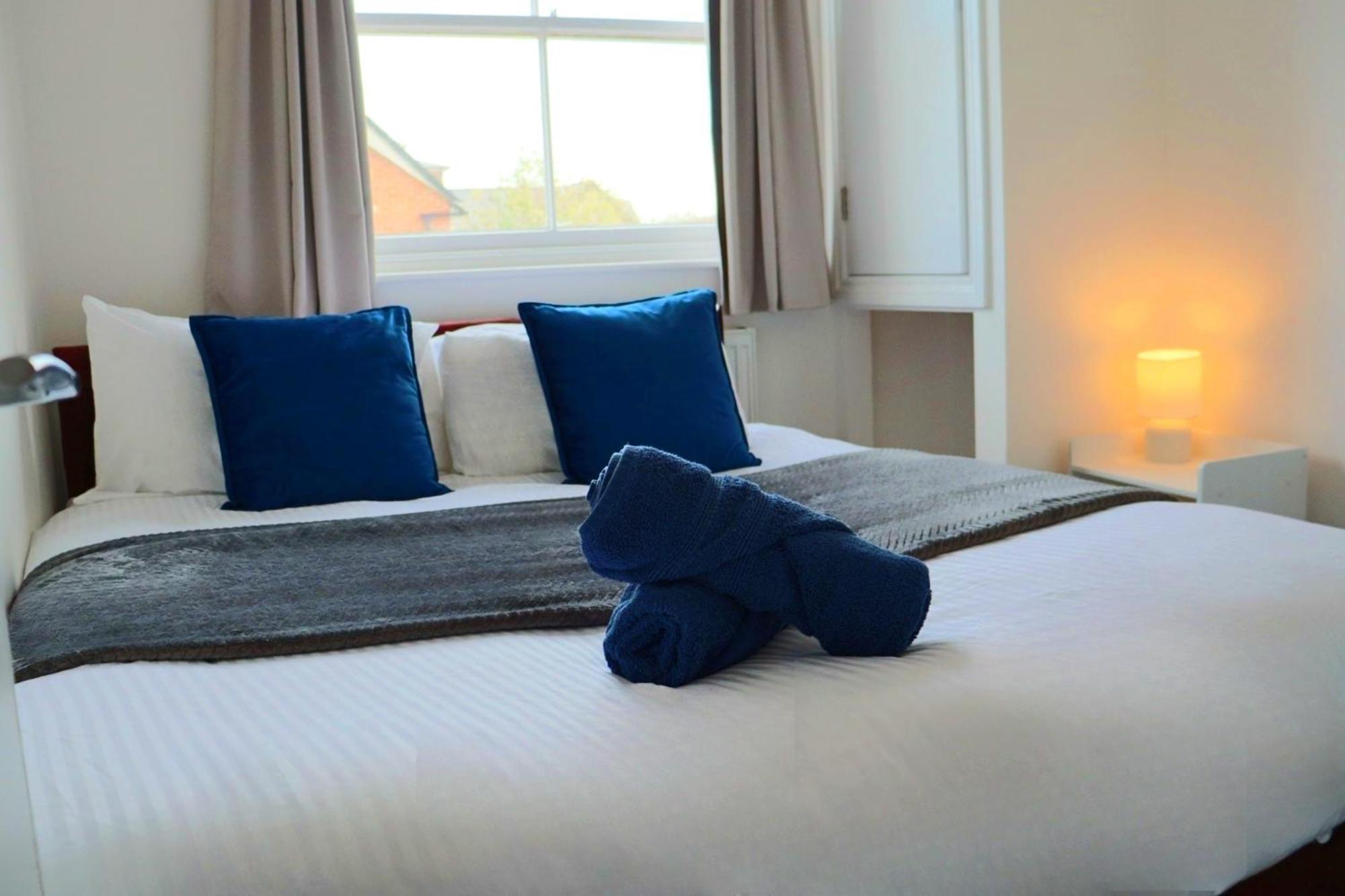 Brand New Modern Apartments Steps From Gloucester Quays Esterno foto