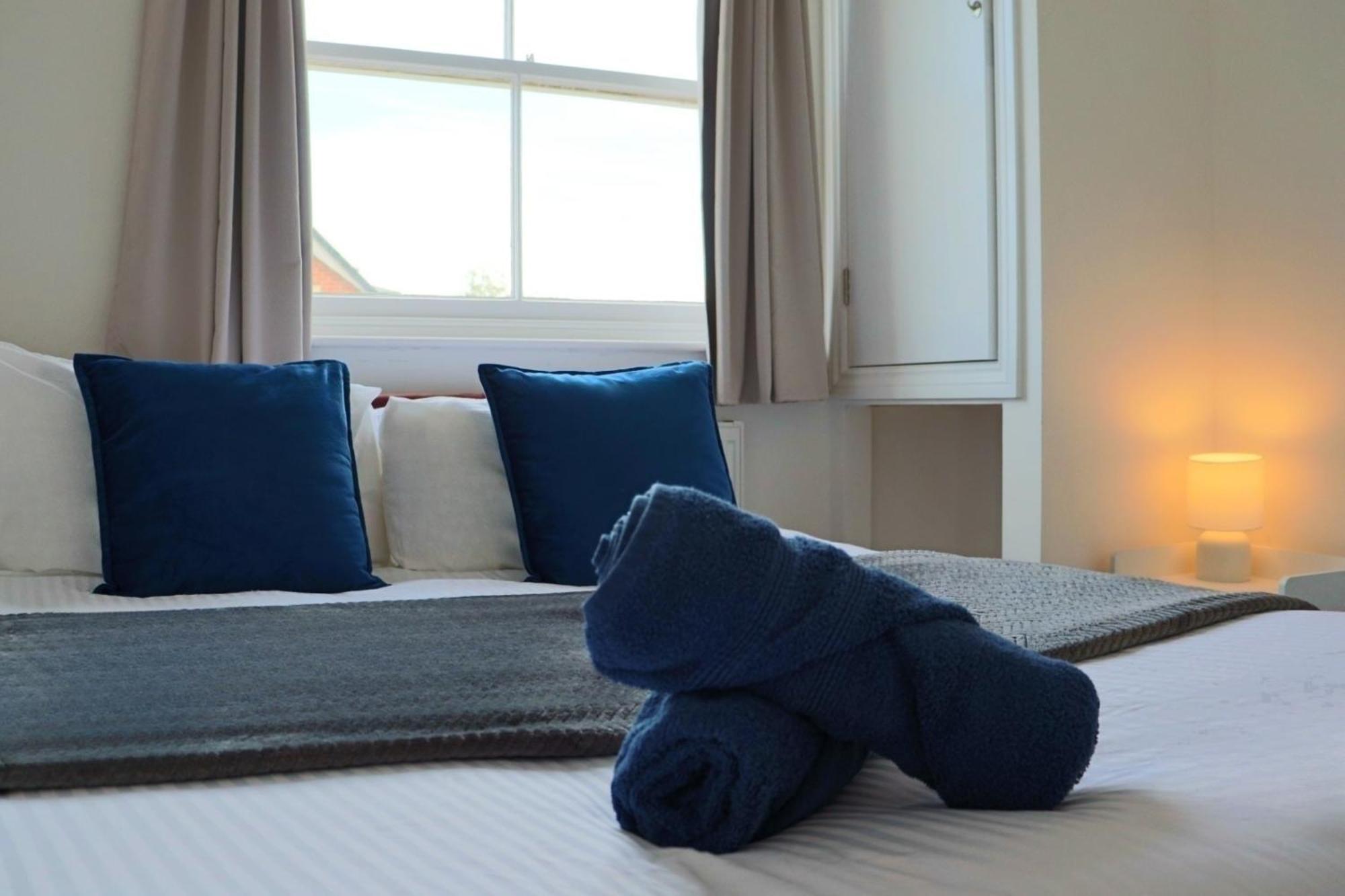 Brand New Modern Apartments Steps From Gloucester Quays Esterno foto