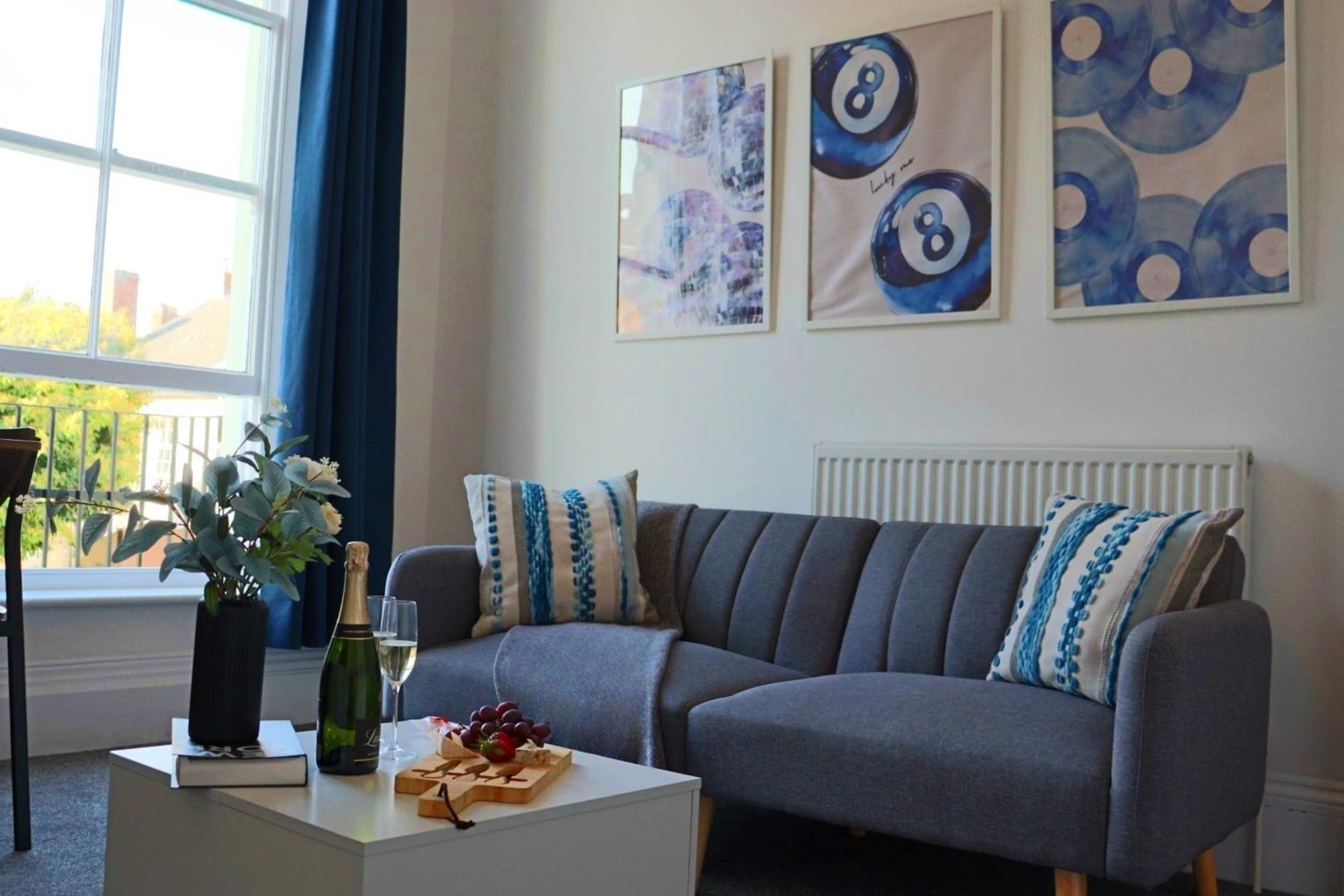 Brand New Modern Apartments Steps From Gloucester Quays Esterno foto