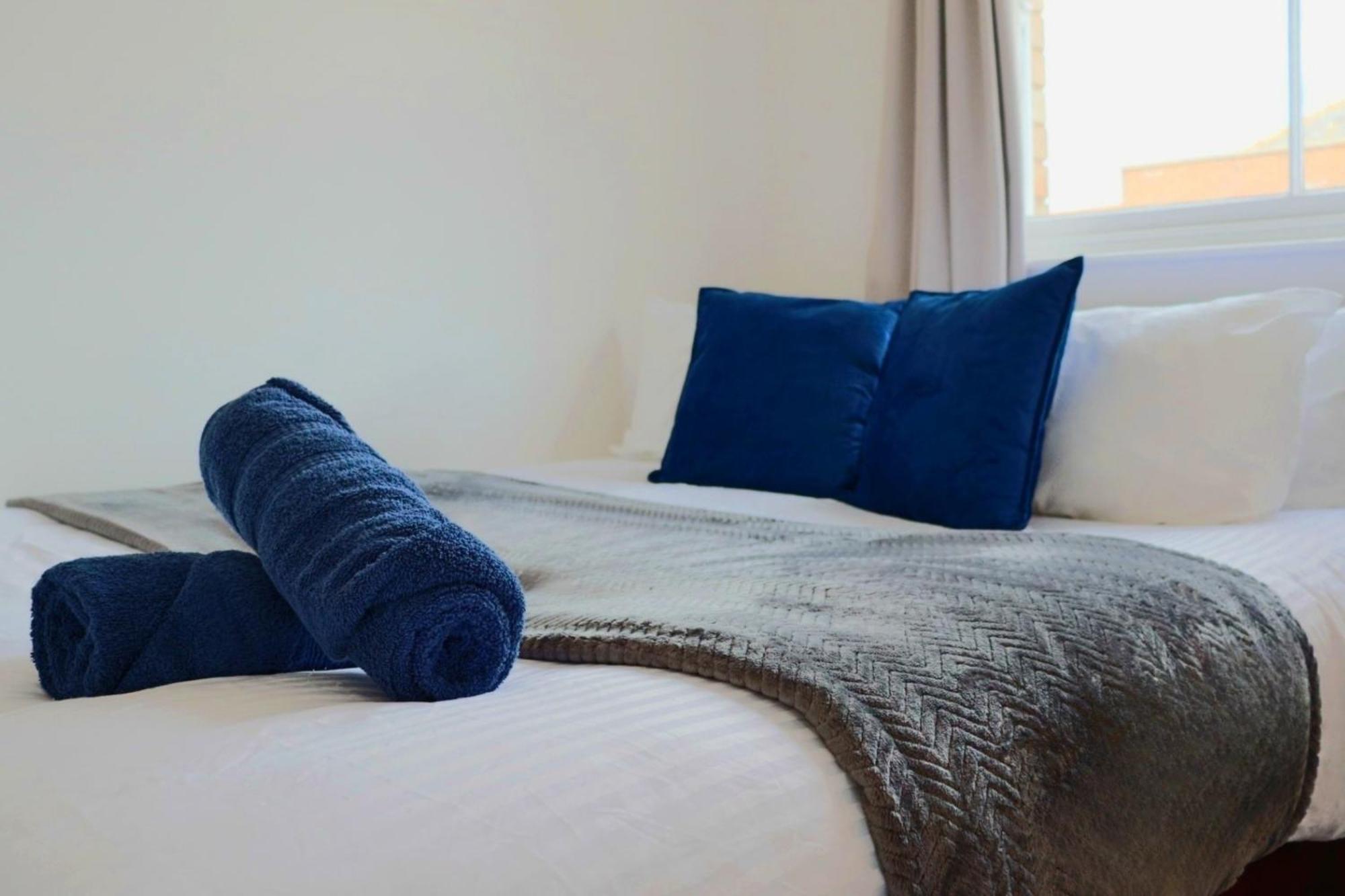 Brand New Modern Apartments Steps From Gloucester Quays Esterno foto